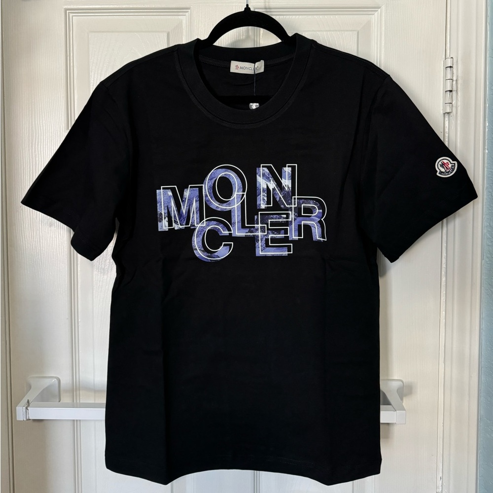 Moncler NWT Men’s T-Shirt (Black/Blue) Medium